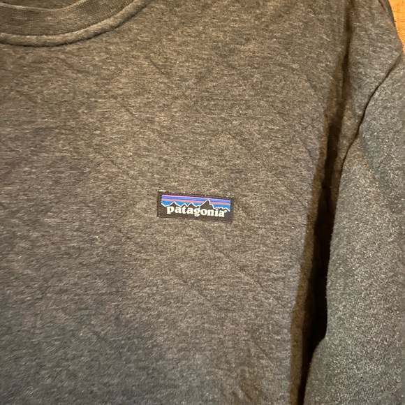 Patagonia women’s Dark Gray organic cotton Crewneck Sweater - Picture 2 of 5